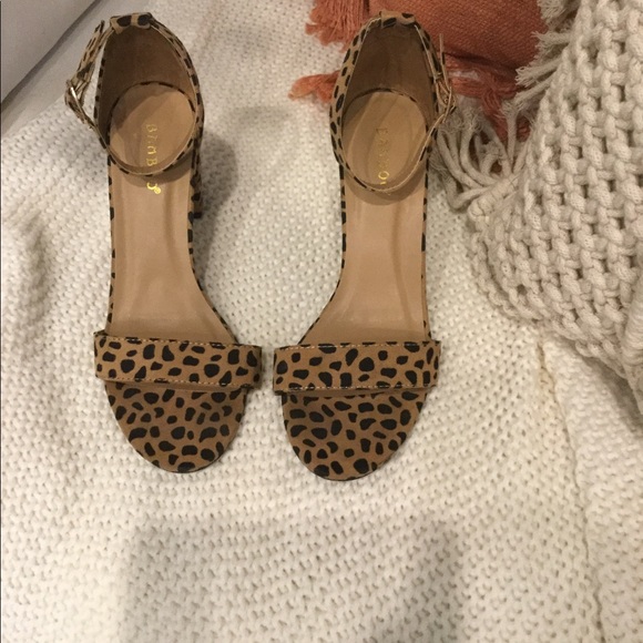 Heels - Picture 2 of 3